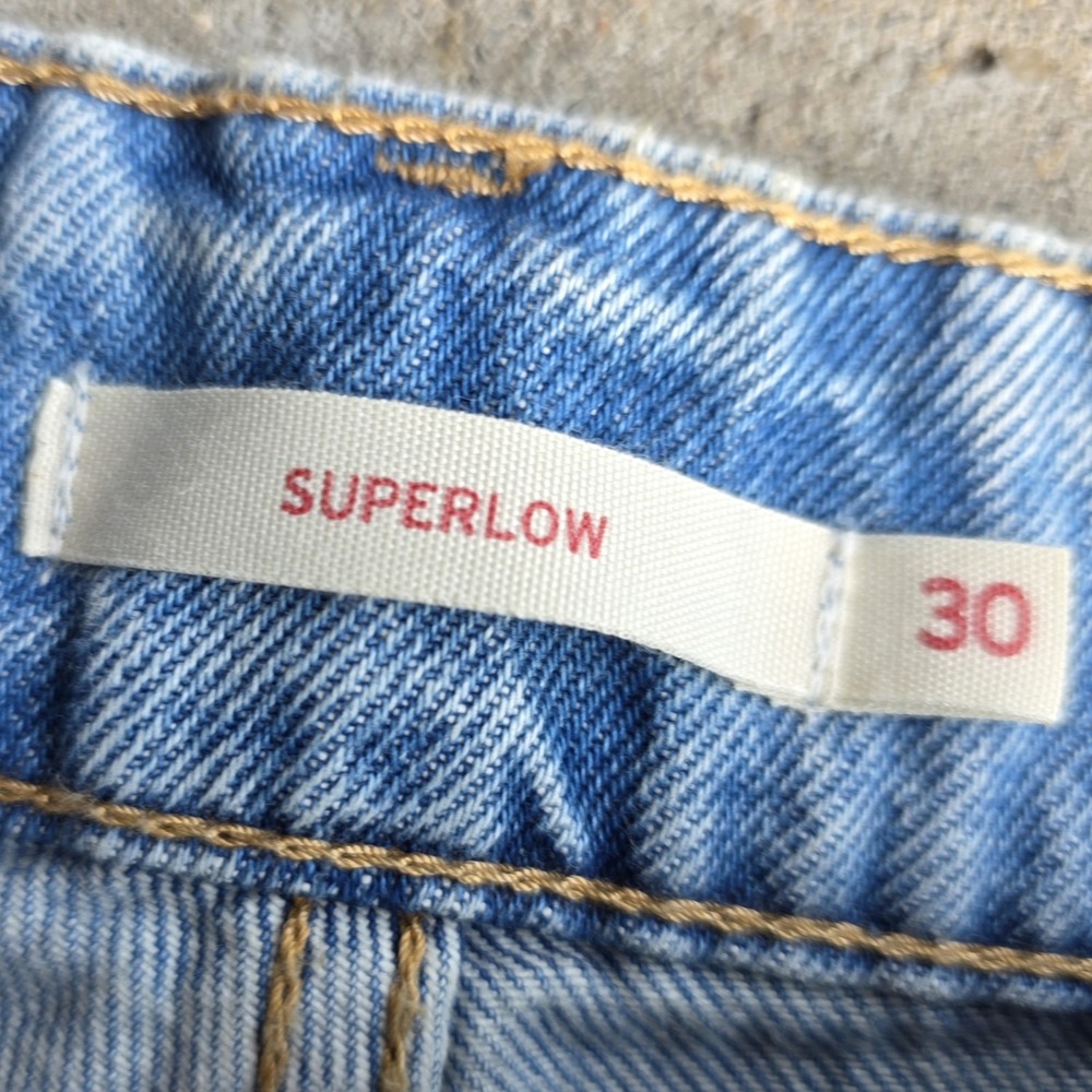 Levis Wide Leg Jeans Women's 30x32 Blue Low-Rise SuperLow Y2K Grunge Skater - Picture 4 of 11